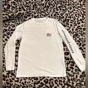 EXCELLENT/LIKE NEW/PRE-OWNED CONDITION girl’s VINEYARD VINES graphic tee